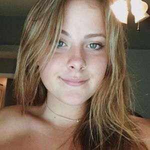 Meet your Posher, Leanna